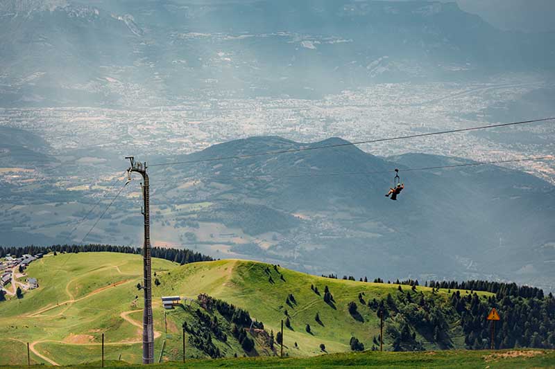 Vidéo découverte POV de la fameuse tyrolienne de chamrousse