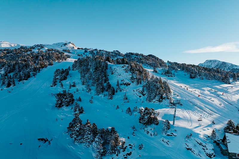Reel au ski à Chamrousse avec des images de drone et de snwoboard