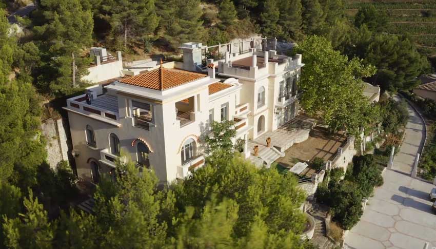 Teaser immobilier pour une villa du sud de l'italie en drone